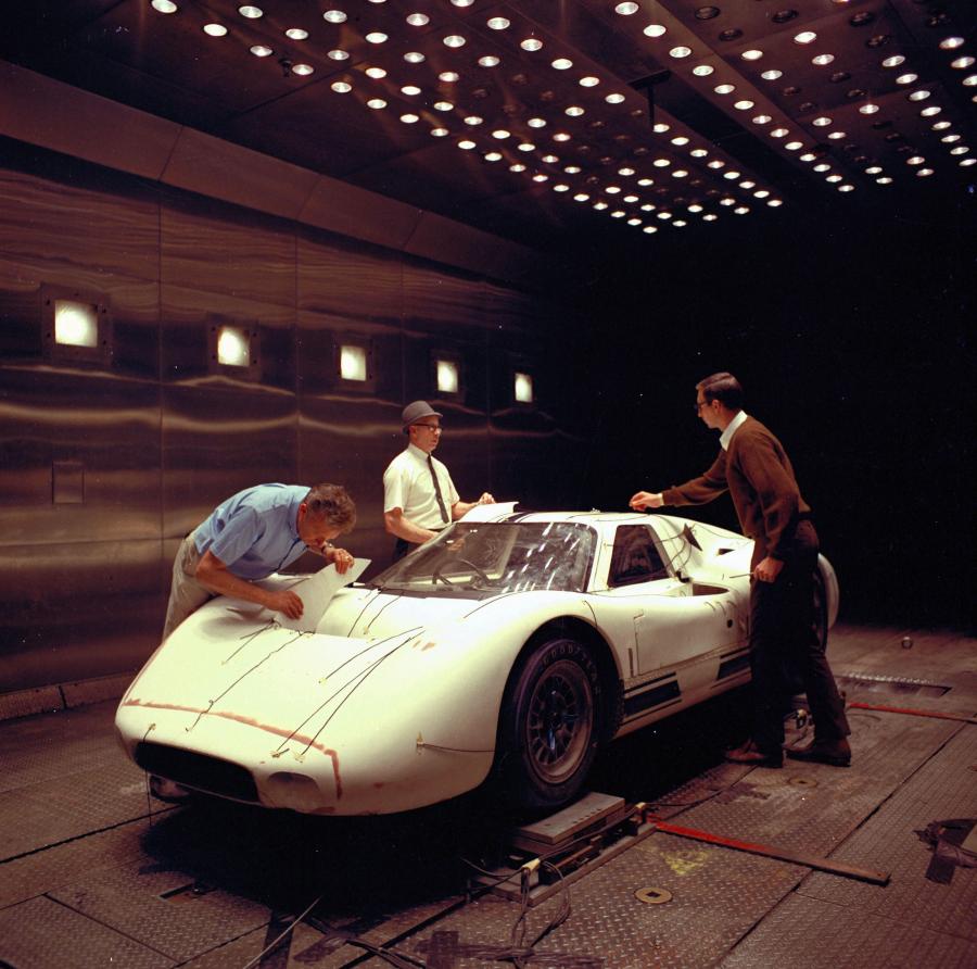  Ford GT40 (Mk IV) 1967 года  (фото 38 из 81)